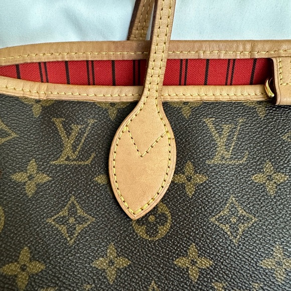 Louis Vuitton Neverfull MM - Picture 5 of 16